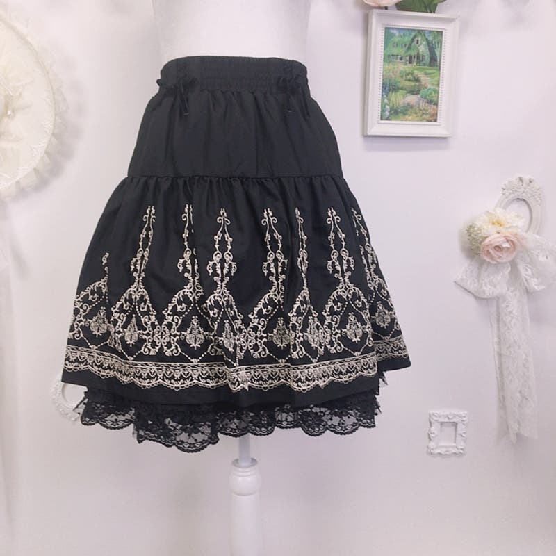 Axes Femme black layered lolita skirt with embroidery 1974