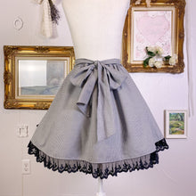 Load image into Gallery viewer, alice and the pirates lolita black bow lace skirt 1717
